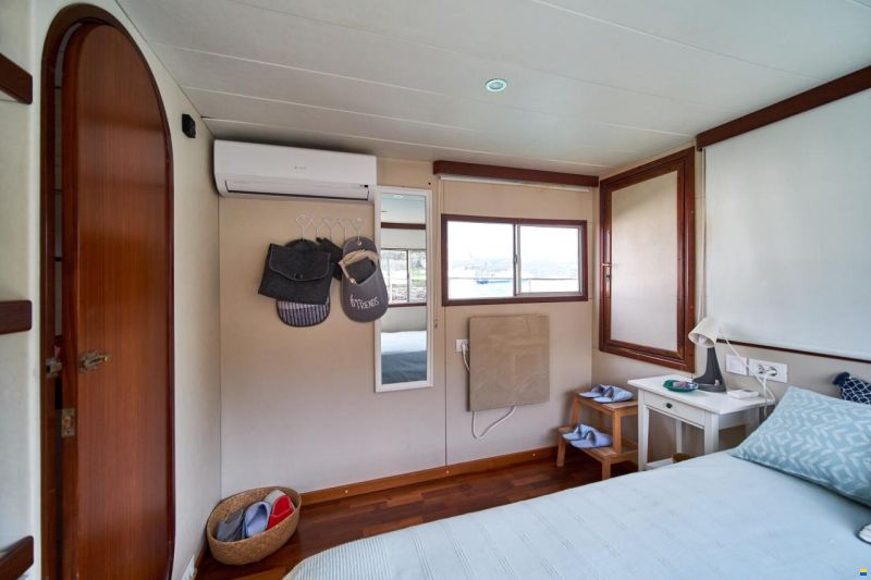 House Boat 13.84 meters