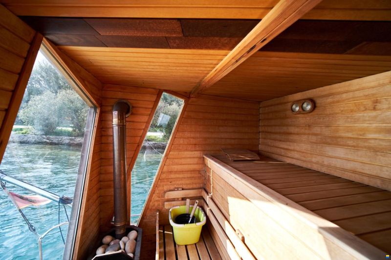 House Boat 13.84 meters