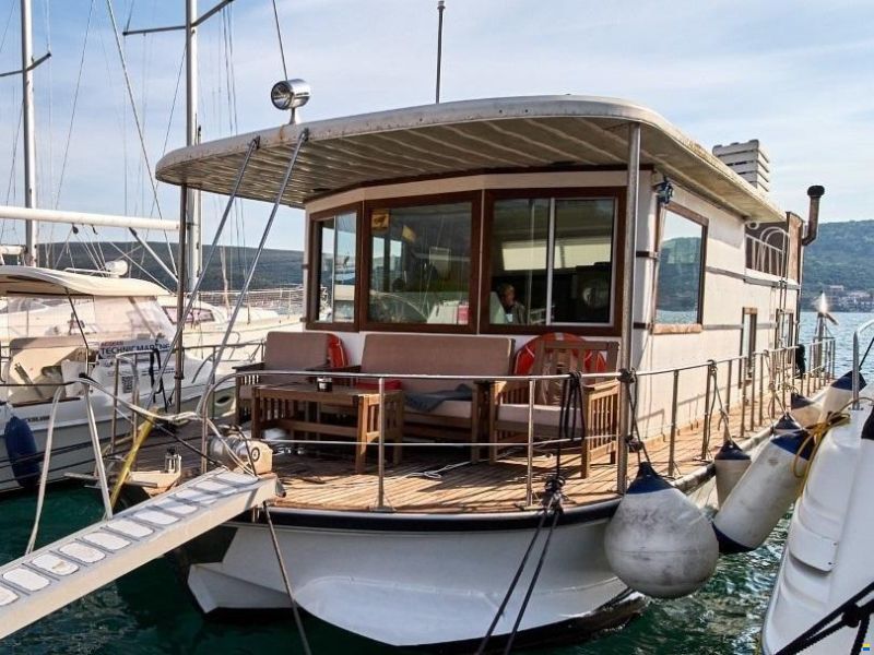 House Boat 13.84 meters