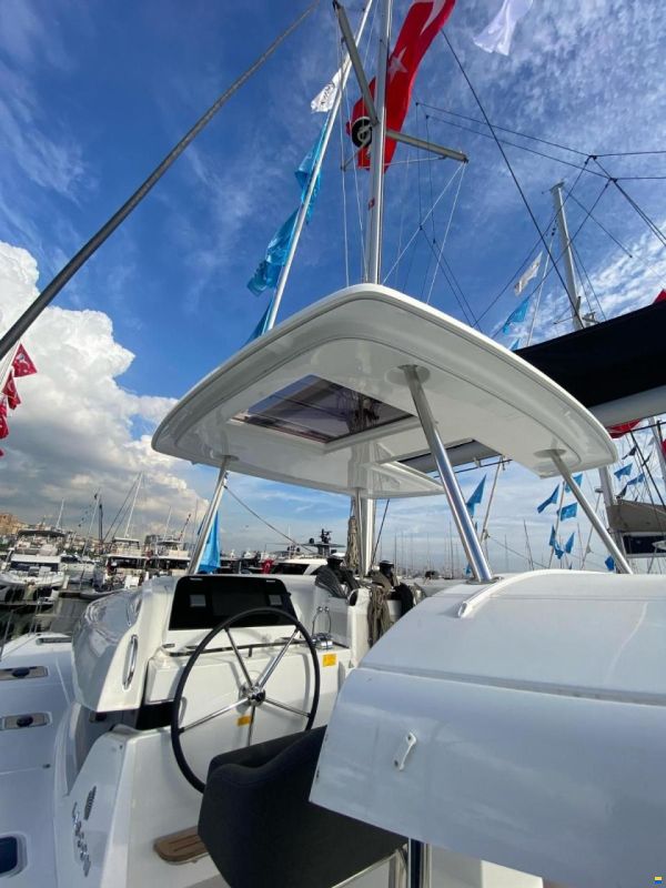 Lagoon 42