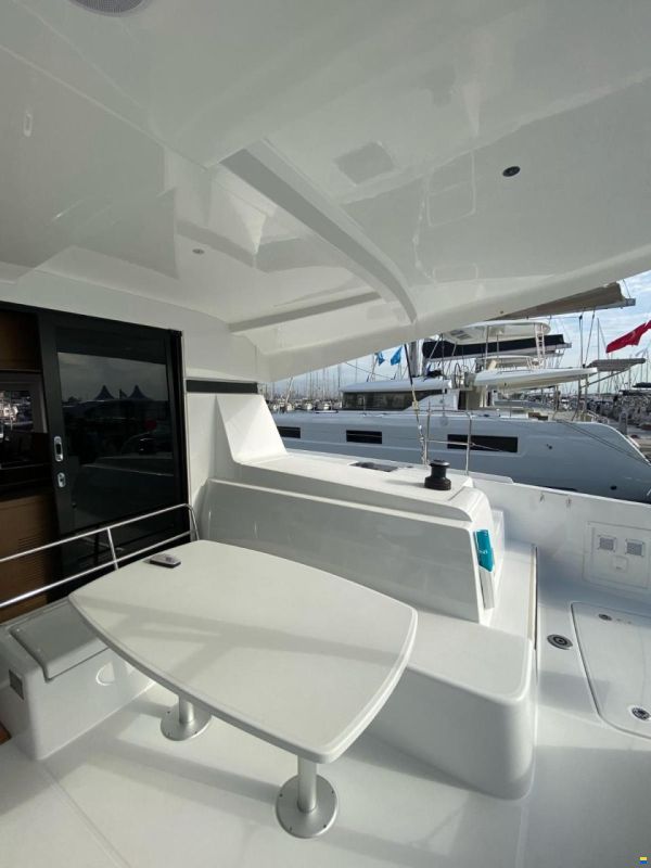 Lagoon 42