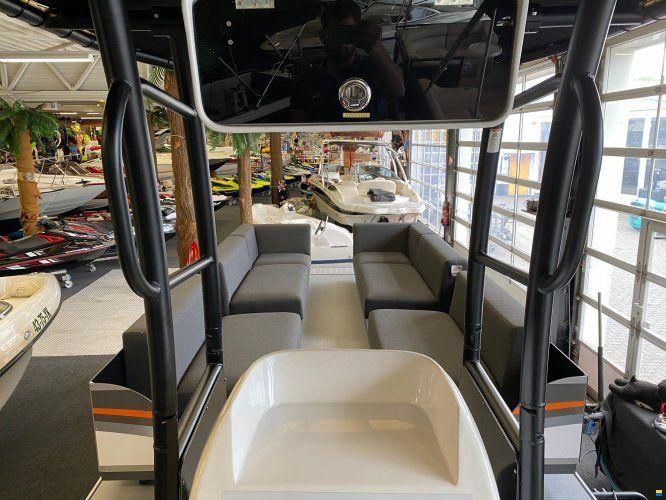 Funcruiser Pontoon 850 - NIEUW