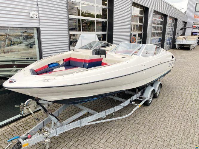 Bayliner Capri Bowrider