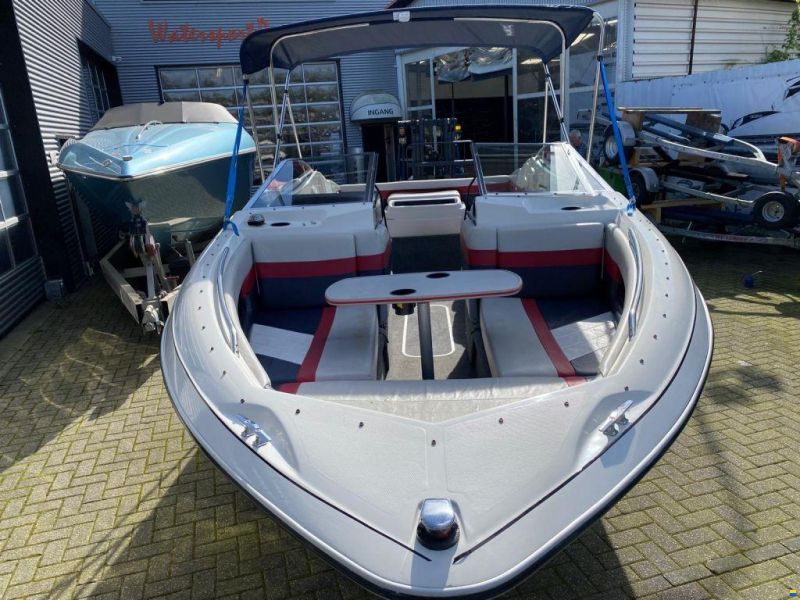 Bayliner Capri Bowrider