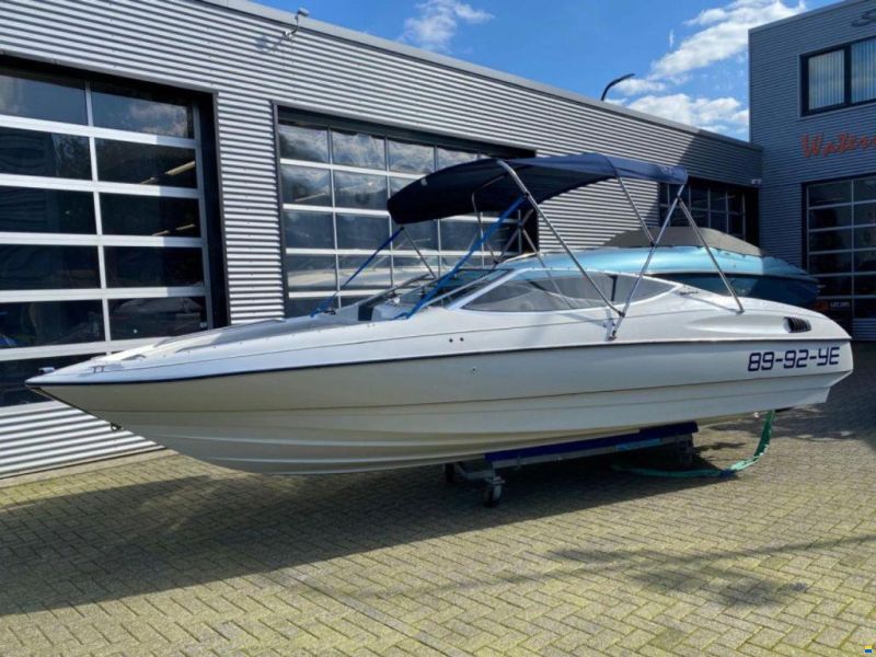 Bayliner Capri Bowrider