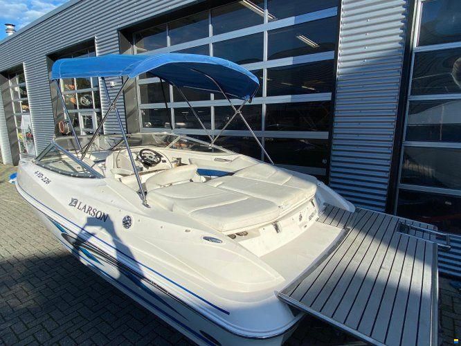 Larson Senza 186 Bowrider