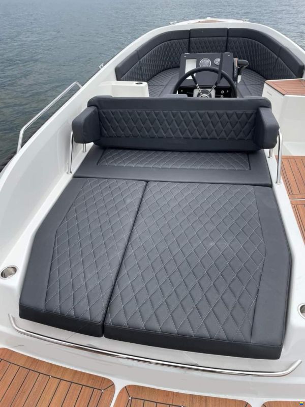 M&D Boote Q 630 Tender