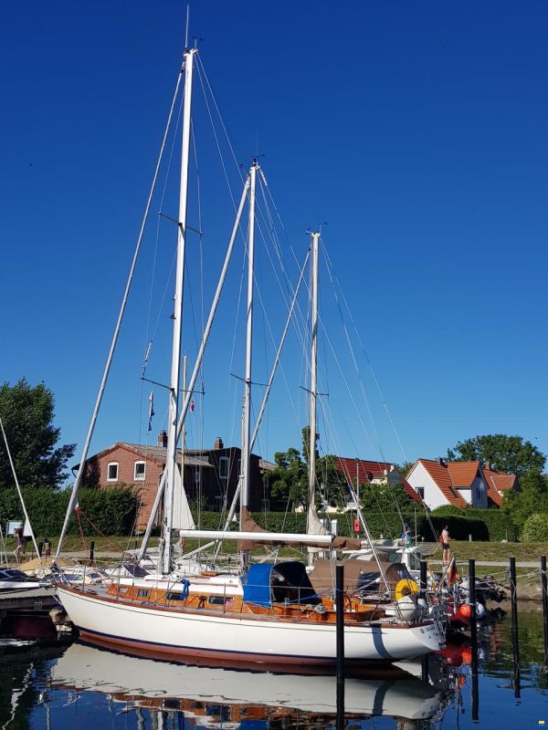 Hallberg-Rassy Mistral 33 image