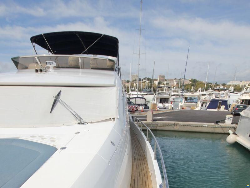 Sunseeker 75 Yacht