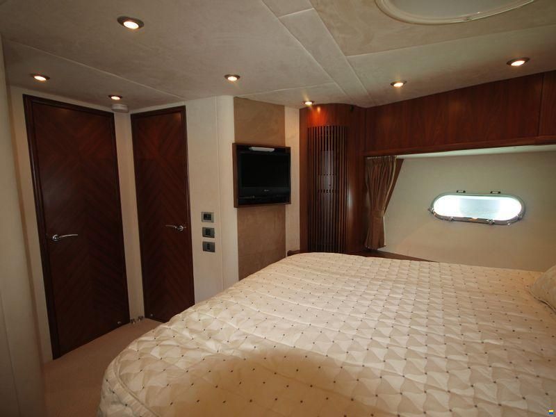 Sunseeker 75 Yacht