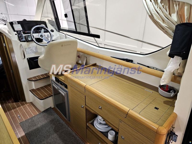Jeanneau Merry Fisher 10