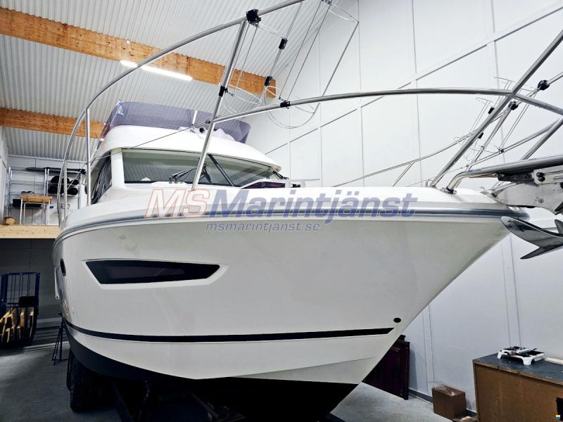 Jeanneau Merry Fisher 10