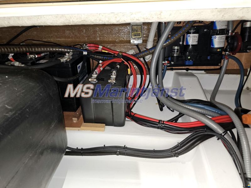 Jeanneau Merry Fisher 10