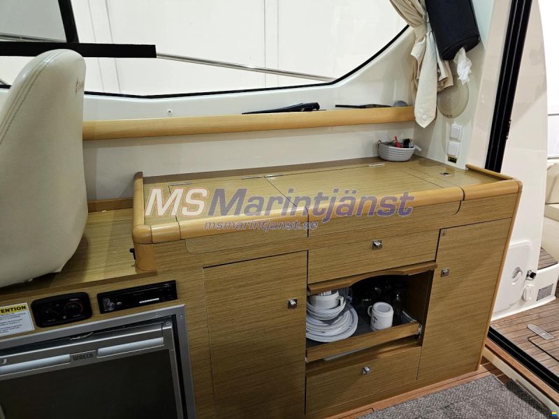 Jeanneau Merry Fisher 10
