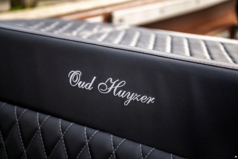 Oud Huijzer 740 tender