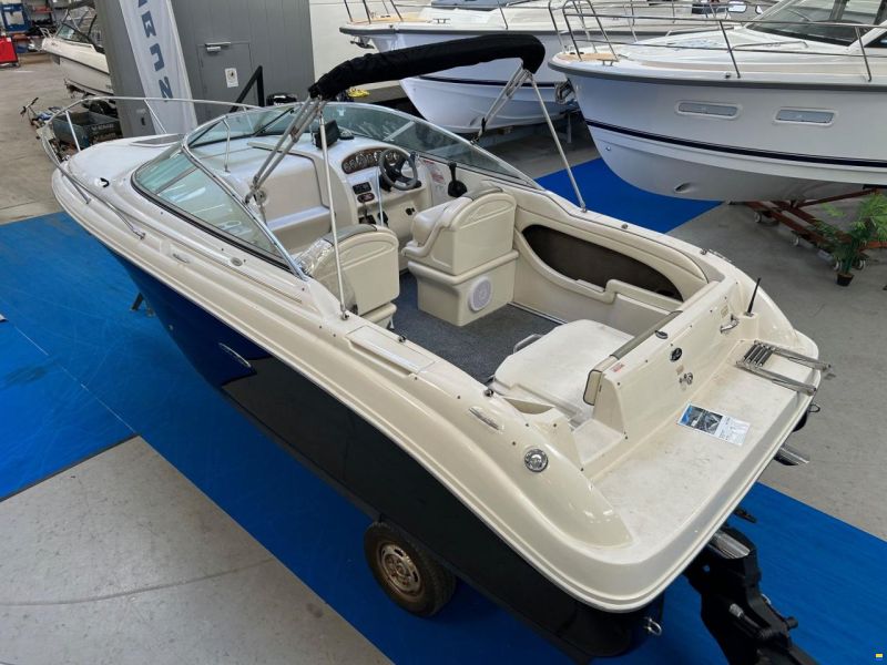 Sea Ray Searay 225 Weekender