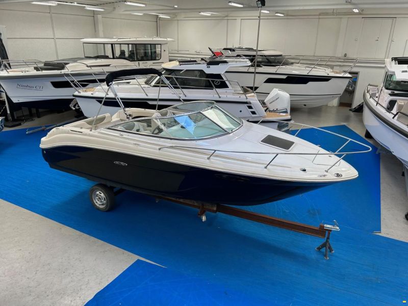 Sea Ray Searay 225 Weekender