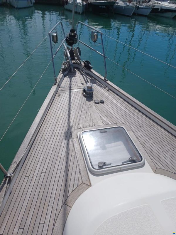 Hallberg-Rassy HR 37