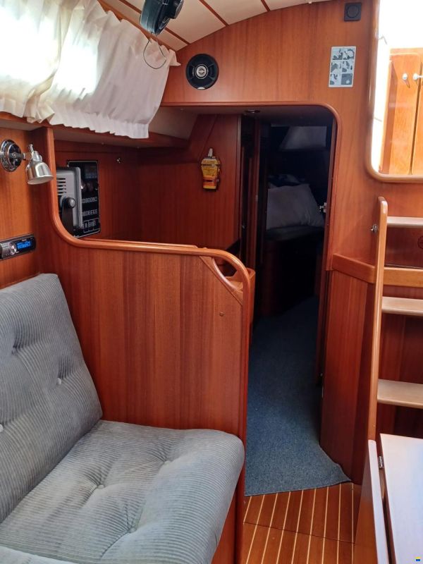 Hallberg-Rassy HR 37