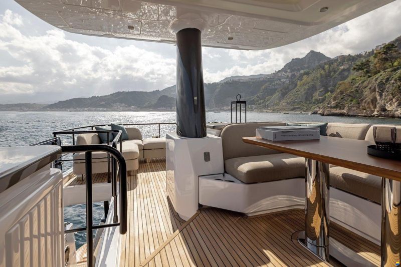 Azimut 60 Magellano