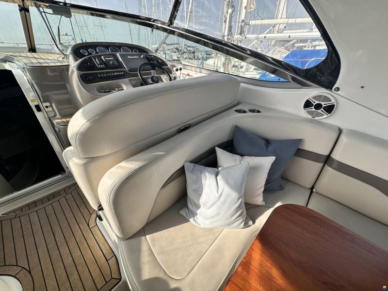 Chaparral 330 Signature
