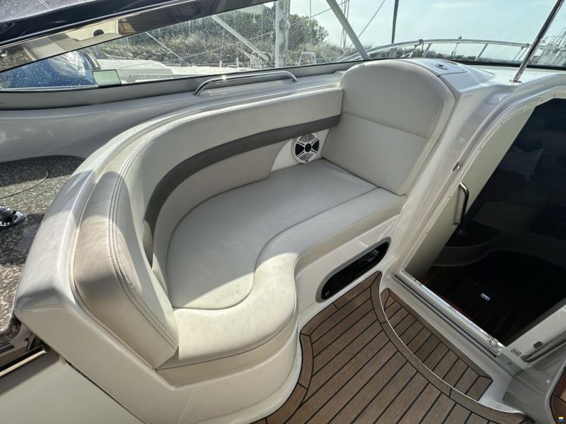 Chaparral 330 Signature