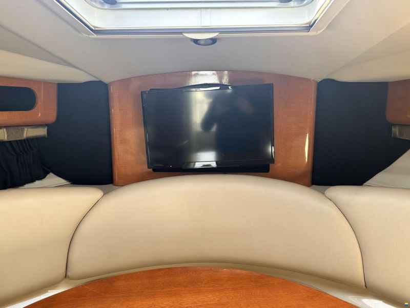Chaparral 330 Signature