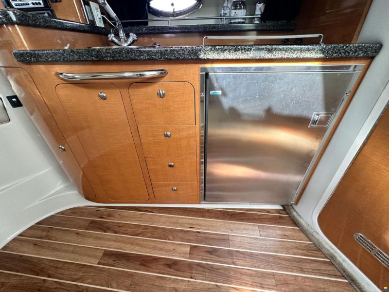 Chaparral 330 Signature