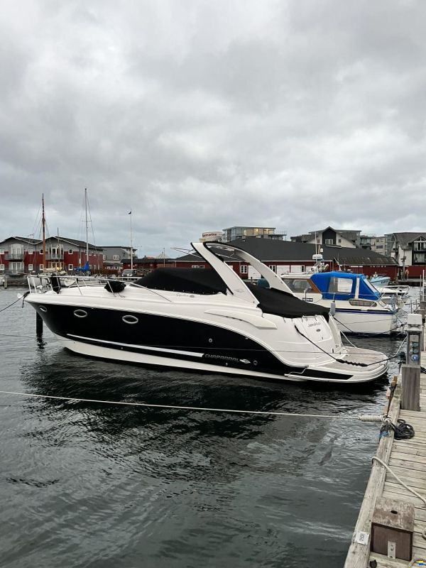 Chaparral 330 Signature