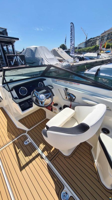 Sea Ray 210 SPXO