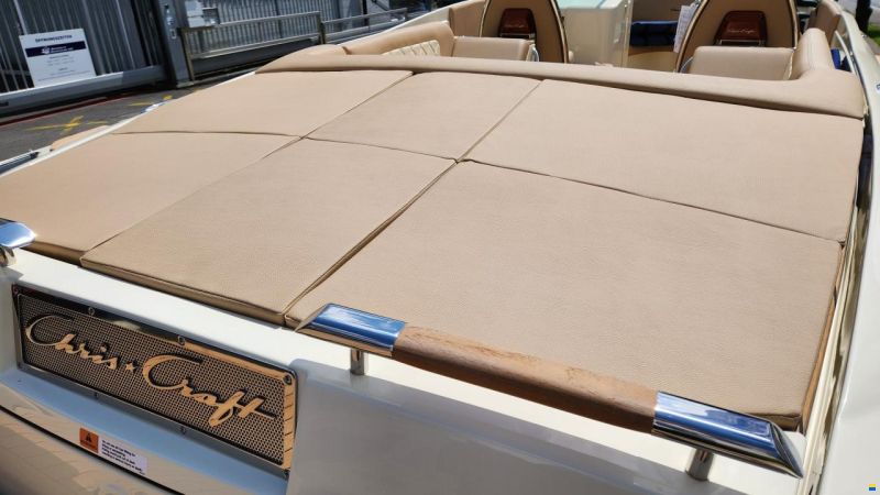 Chris Craft Launch 27