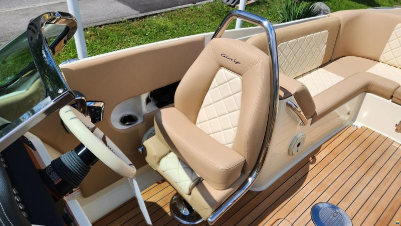 Chris Craft Launch 27