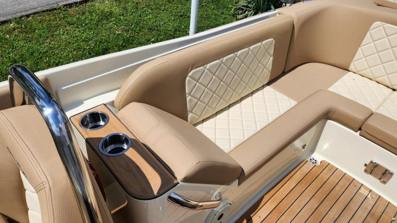 Chris Craft Launch 27