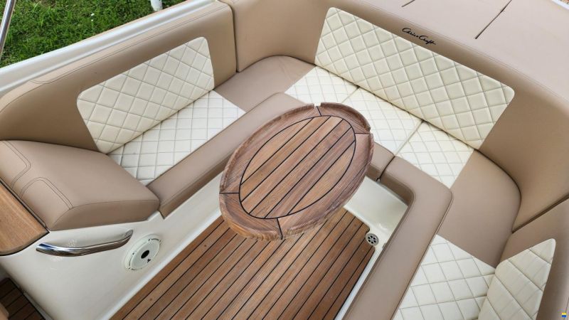 Chris Craft Launch 27