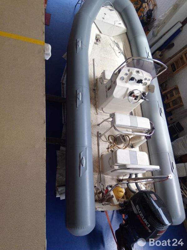 Bombard Explorer DB 730 GR BOOTE