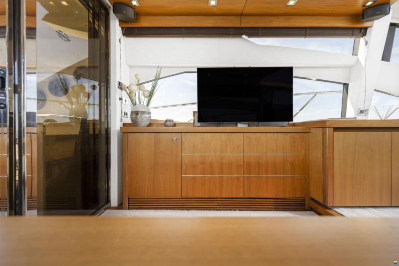 Sunseeker Predator 64