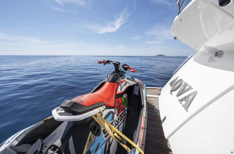 Sunseeker Predator 64
