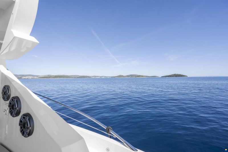 Sunseeker Predator 64