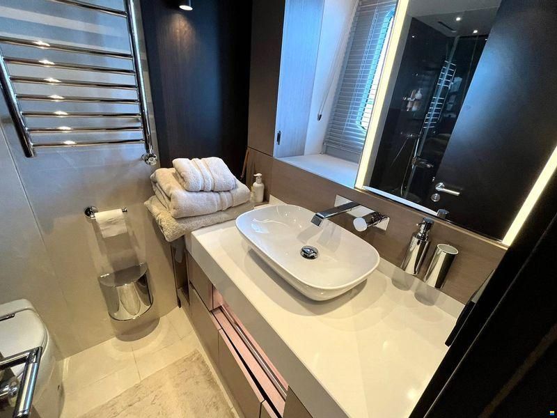 Sunseeker Manhattan 68