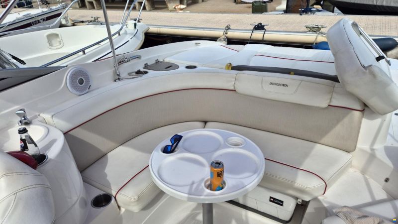 Rinker 246 Captiva Cuddy