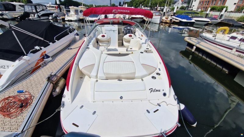 Rinker 246 Captiva Cuddy