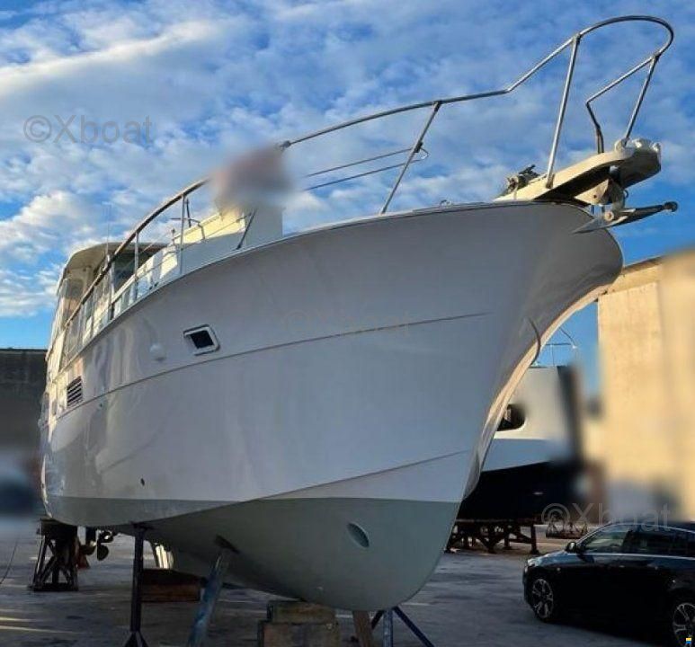 Hatteras 43 DC