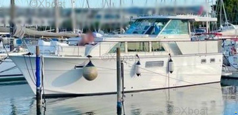 Hatteras 43 DC