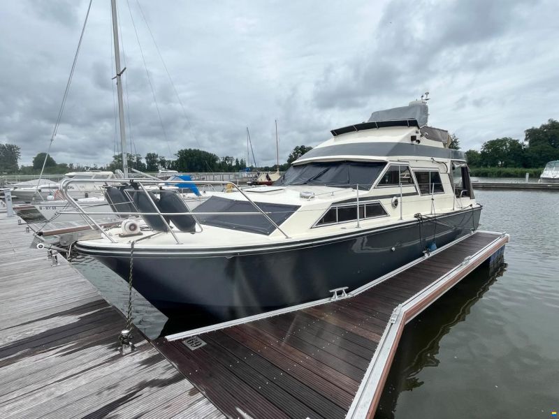 Fairline Sedan 32 Fly