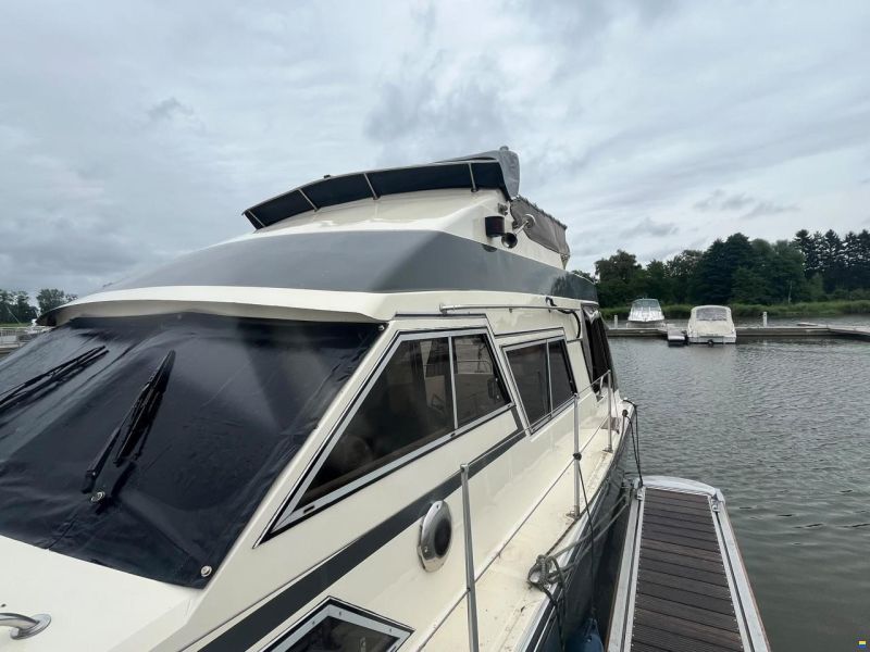Fairline Sedan 32 Fly
