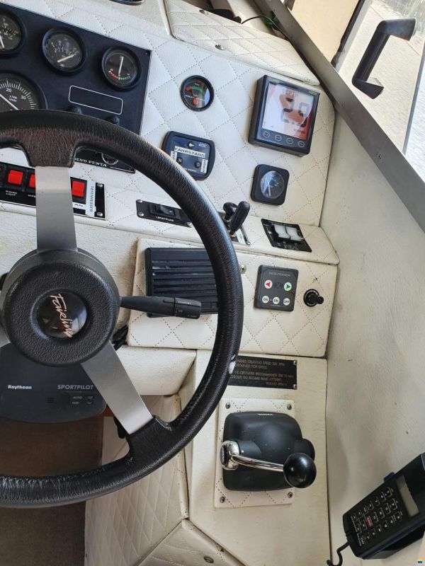 Fairline Sedan 32 Fly