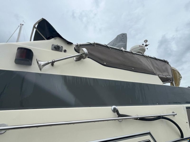 Fairline Sedan 32 Fly