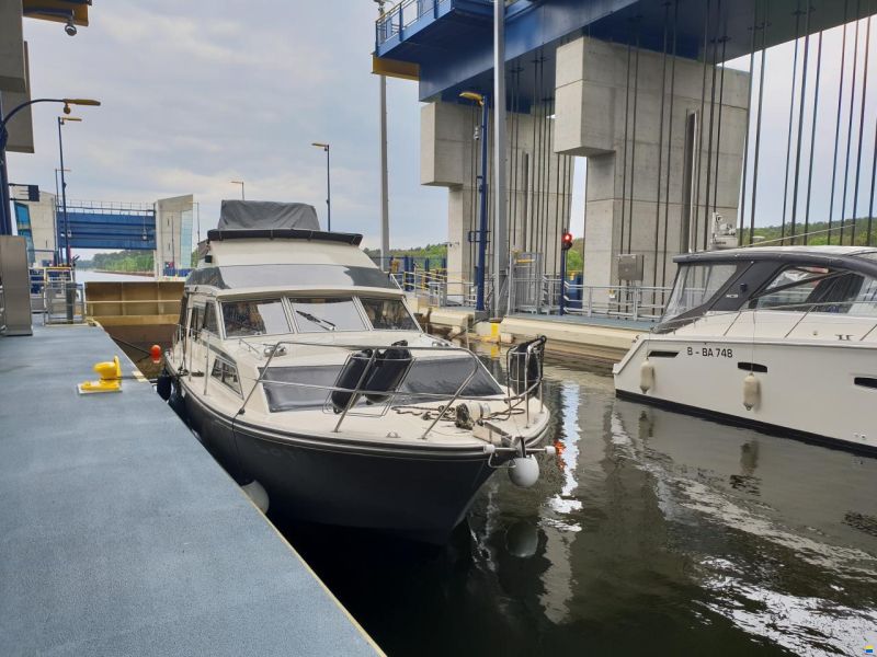 Fairline Sedan 32 Fly