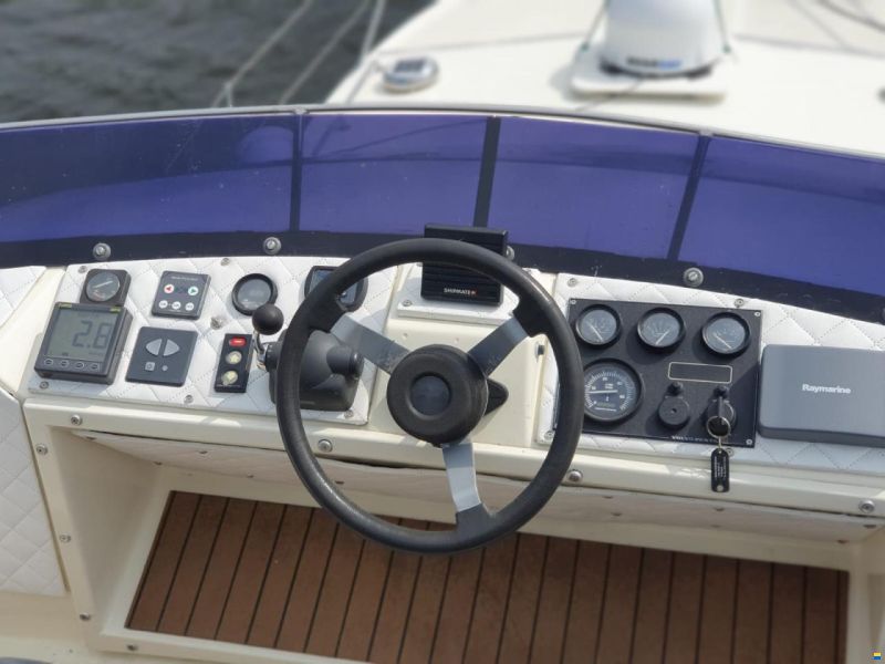 Fairline Sedan 32 Fly