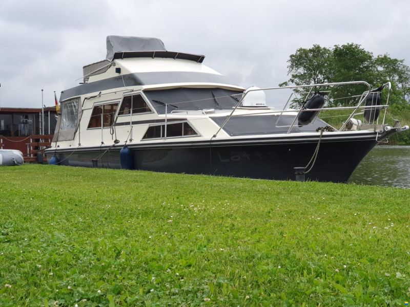 Fairline Sedan 32 Fly
